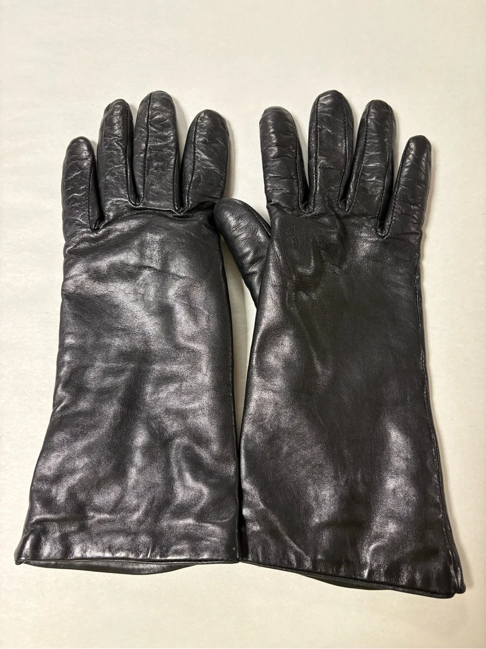 Nordstrom Womens Black Leather Cashmere Lined Wrist Gloves Size 8